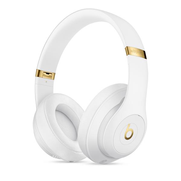 Beats studio 3 wireless over white
