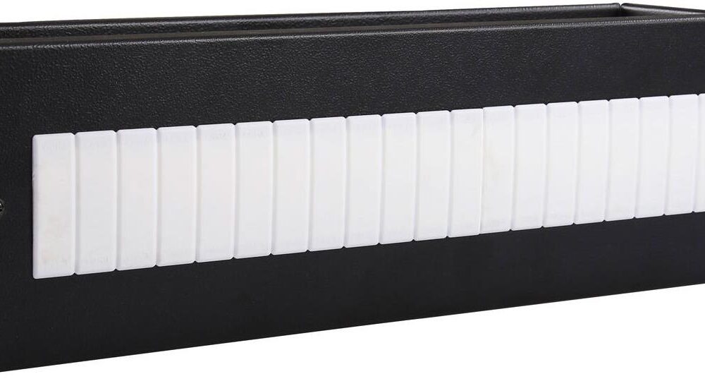 Lanview RAX630BL. Produktfarbe: Schwarz, Rack-Kapazität: 3U, Kompatible Regalbreite: 19". Breite: 482 mm, Tiefe: 123 mm, Höhe: 133 mm. Paketgewicht: 2,42 kg. Abmessungen (BxTxH): 482 x 123 x 133 mm (RAX630BL)