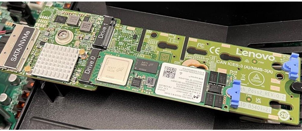 Lenovo ThinkSystem B540i-2i - Speichercontroller (RAID) - 2 Sender/Kanal - RAID 0, 1, JBOD - PCIe 4,0 x2 - für ThinkSystem SR250 V3, SR630 V3, SR650 V3, ST250 V3 (4Y37A90063)