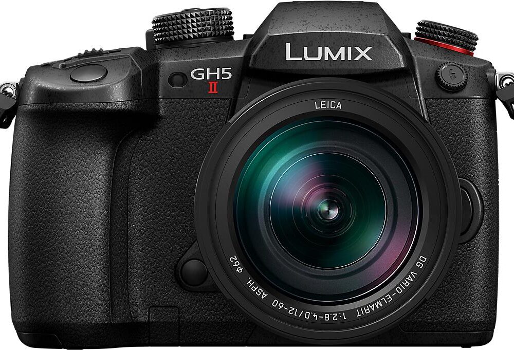 Panasonic Lumix G DC-GH5M2 - Digitalkamera - spiegellos - 20,3 MPix - Vier Drittel - 6K / 60 BpS - 5x optischer Zoom - Leica 12-60-mm-Objektiv - Wi-Fi, Bluetooth (DC-GH5M2LE)