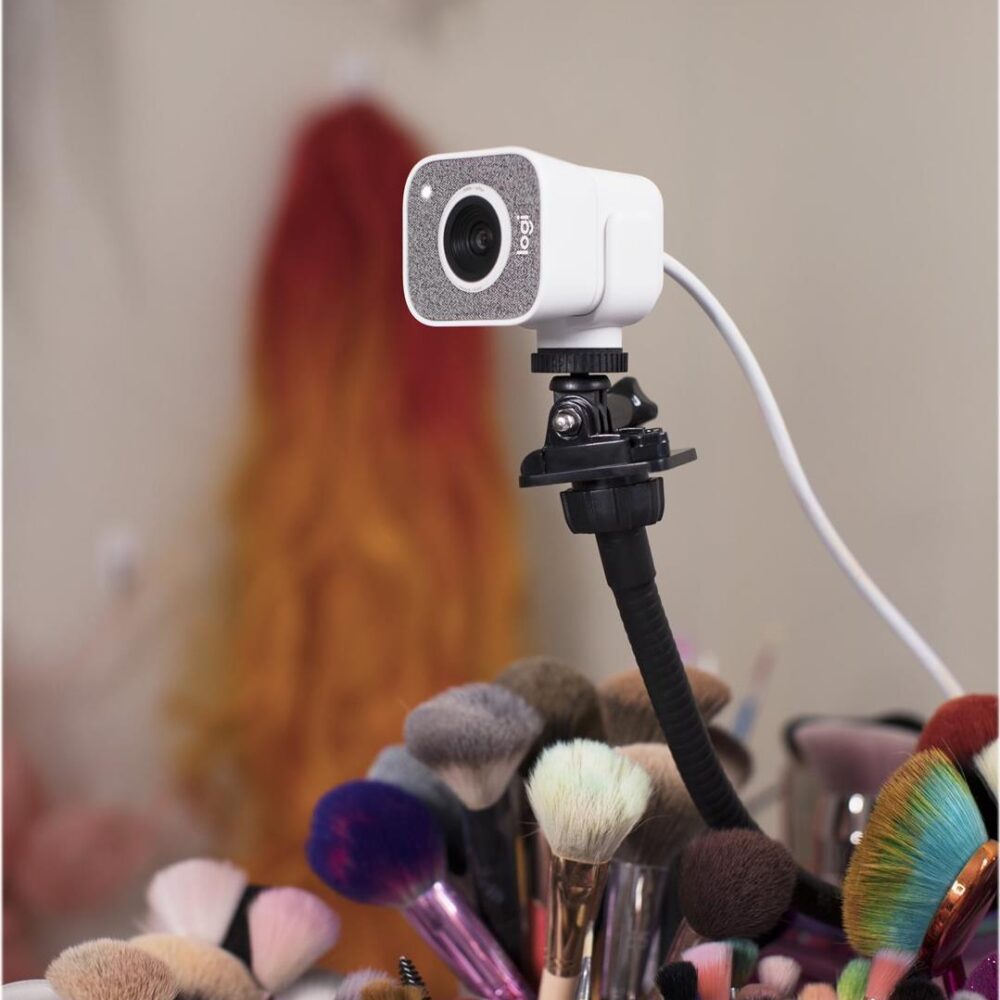 Logitech StreamCam - Livestream-Kamera - Farbe - 1920 x 1080 - 1080p - Audio - USB-C 3,1 Gen 1 - MJPEG, YUY2 (960-001297)
