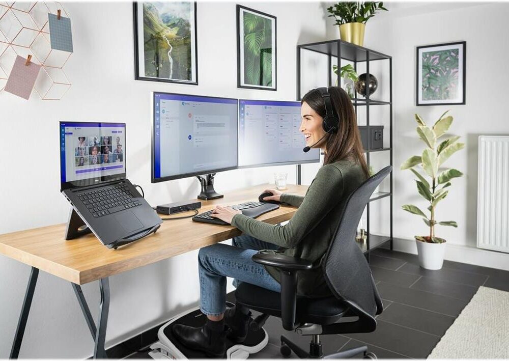 Kensington SmartFit One-Touch Height Adjustable Dual Monitor Arm - Befestigungskit - einstellbarer Arm - für 2 Monitore - Aluminium, Kunststoff, Stahl - Bildschirmgröße: 33-86,4 cm (13"-34") - C-Zwinge, Tülle, Tischmontage (K59601WW)