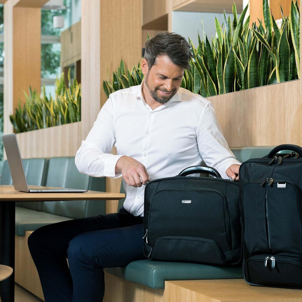 DICOTA Eco Multi Pro - Notebook-Tasche - 39.6 cm - 33,00cm (13") - 15.6" - Schwarz