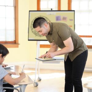 Microsoft Surface Slim Pen 2 - Aktiver Stylus - 2 Tasten - Bluetooth 5,0 - mattschwarz - kommerziell - für Microsoft Surface Hub 2S, Laptop Studio, Pro 8, Pro 9, Pro X, Studio 2, Surface Duo 2 (8WX-00006)