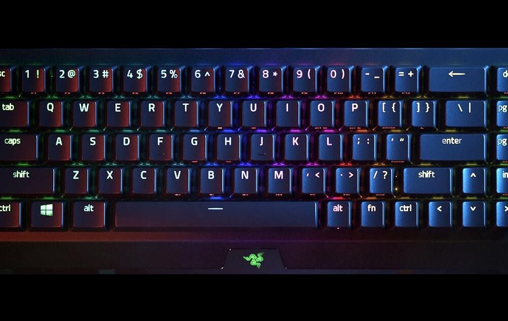 Razer BlackWidow V3 Mini HyperSpeed Tastatur USB + RF Wireless + Bluetooth Schwarz (RZ03-03890100-R3M1)