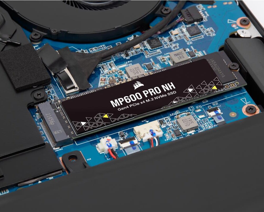 CORSAIR Force Series - SSD - 4TB - intern - M.2 2280 - integrierter Kühlkörper (CSSD-F4000GBMP600PNH)
