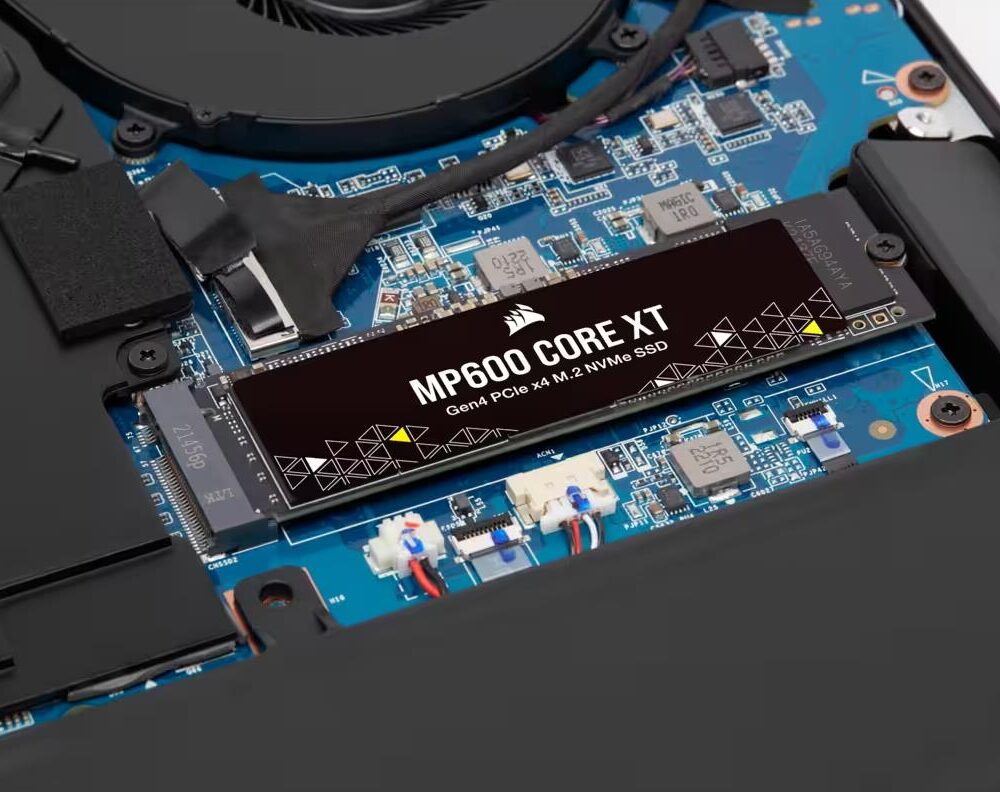 CORSAIR MP600 CORE XT - SSD - 4TB - intern - M.2 2280 - PCIe 4,0 x4 (NVMe) (CSSD-F4000GBMP600CXT)