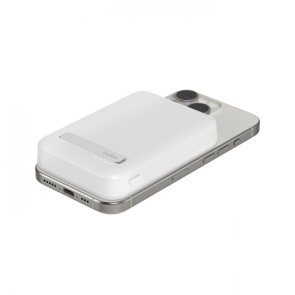 Belkin BoostCharge Pro 8000 mAh Carica wireless Bianco (8K QI2 MAGSAFE COMPATIBLE - POWERBANK WITH KICKSTAND)