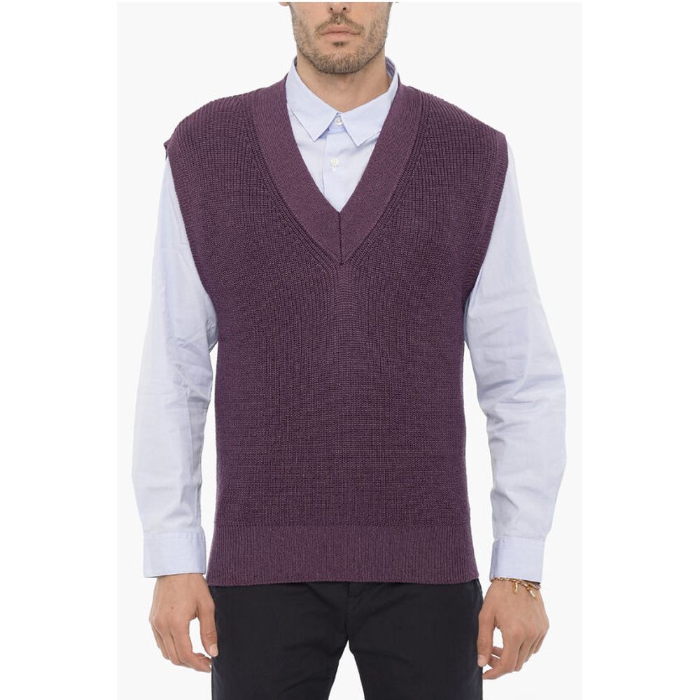 V-Neck Sleeveless Sweater